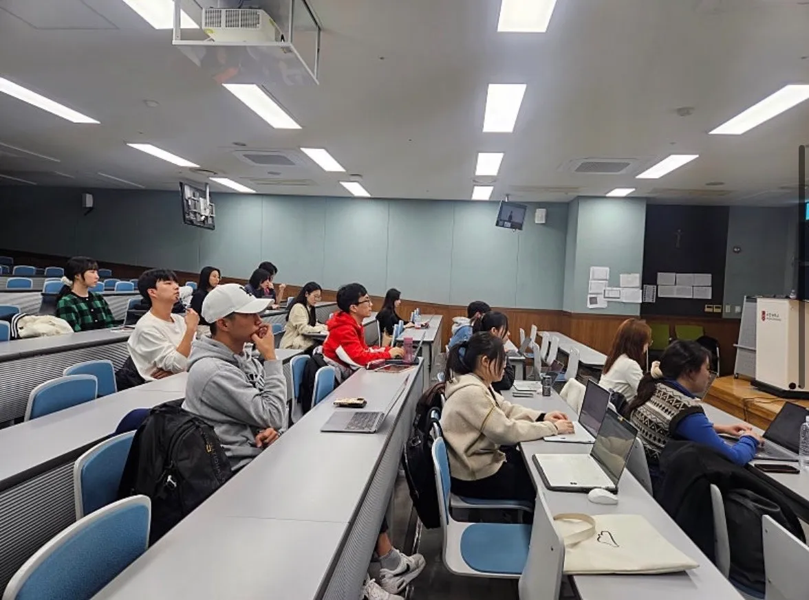 Alumni 특강 세션 사진 2